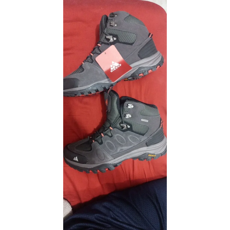 Czarne wodoodporne zamszowe buty trekkingowe photo review