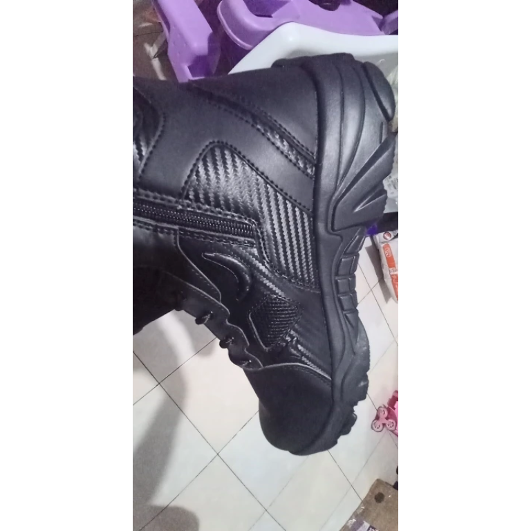 Czarne buty taktyczne z bocznym zamkiem i stalowym noskiem photo review