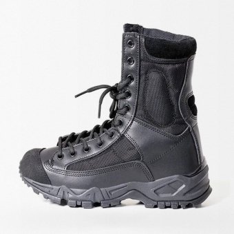 Czarne sznurowane buty wojskowe