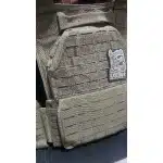 Lekki pustynny plate carrier w 3-kolorowym kamuflażu photo review