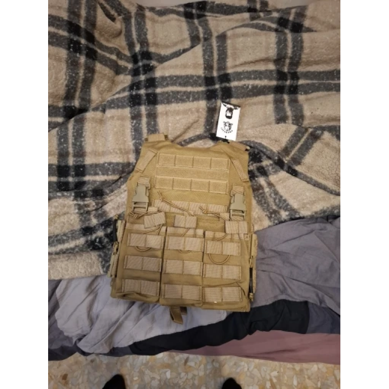 Kamizelka taktyczna na płyty balistyczne z ładownicami na magazynki photo review