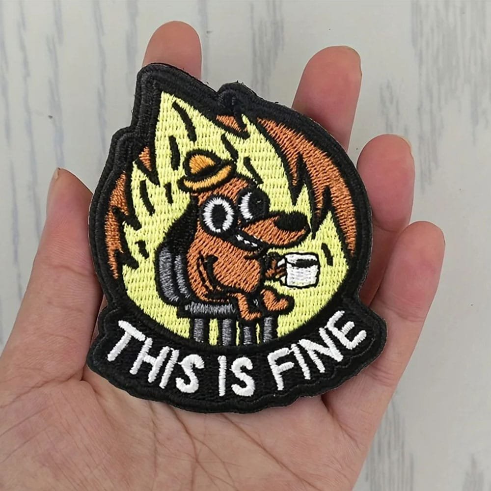 This is fine śmieszna memowa naszywka - obrazek 2